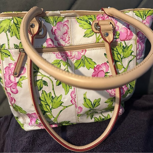 Tignanello gorgeous leather bag with beautiful pink flowers NWT - Picture 2 of 9